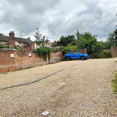Flat 03 Studio Flat Near Aylesbury Station Free Parking Екстериор снимка